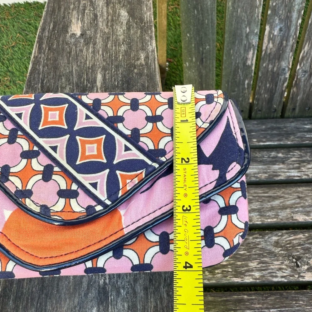 VERA BRADLEY Gerber Daisy Pink Navy Blue Quilted Wallet Wristlet Clutch Passport